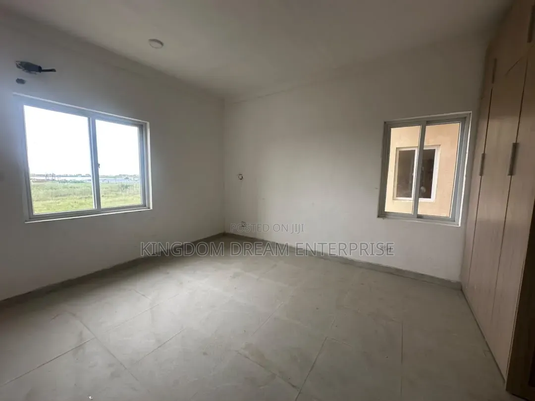 3bdrm Block of Flats in Osapa London Lekki for rent