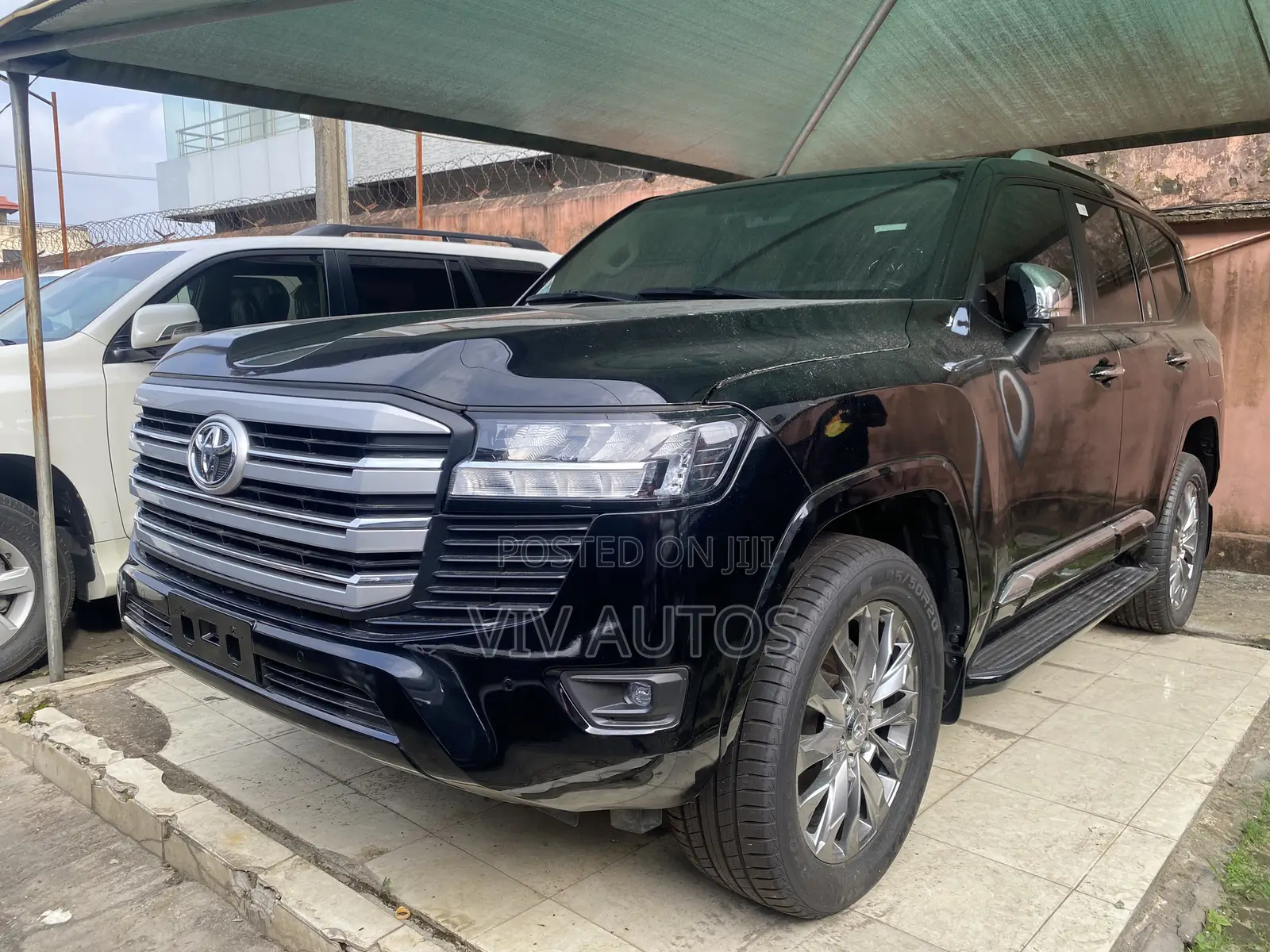 Toyota Land Cruiser LC300 2024 Black