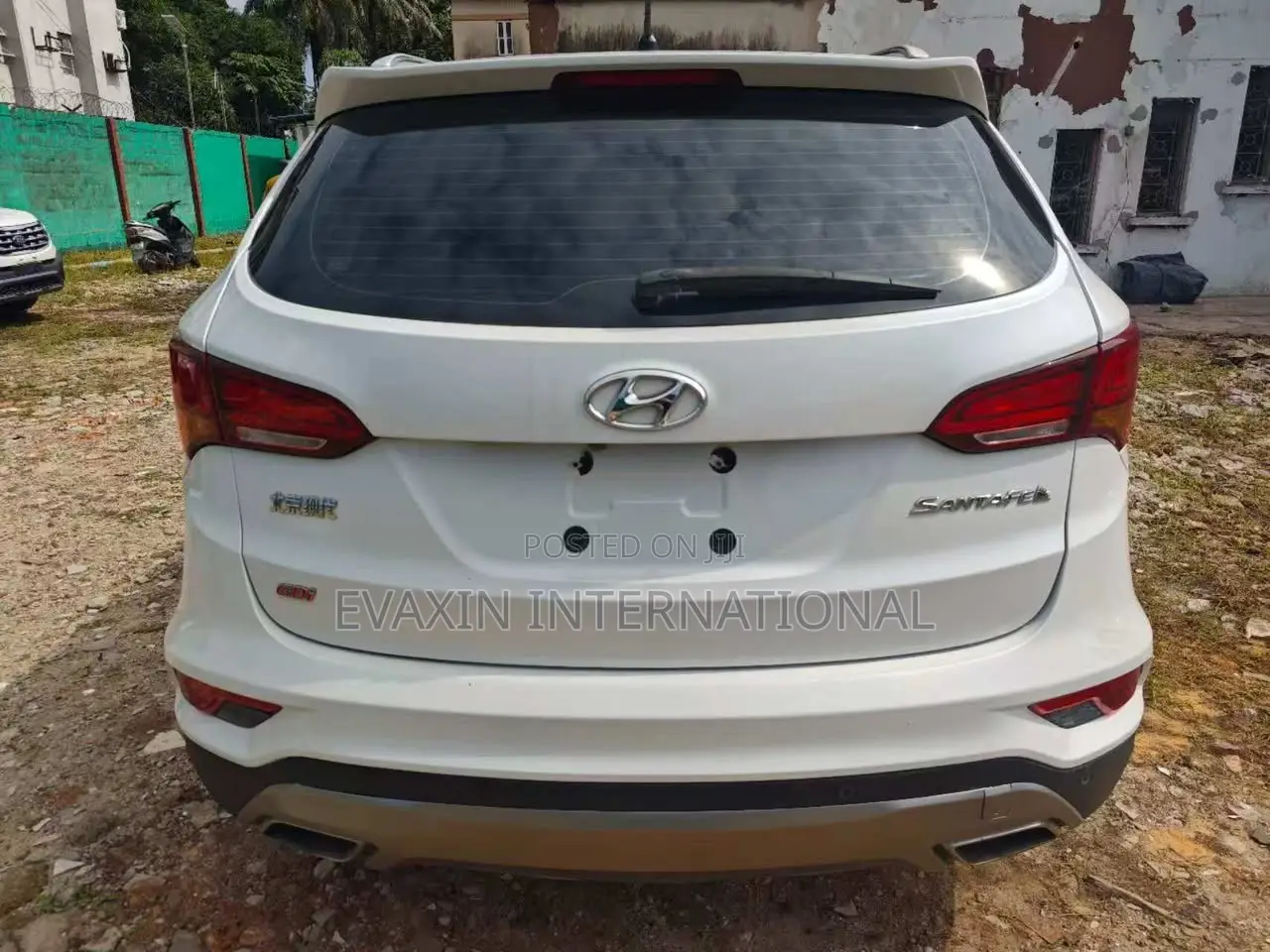 Hyundai Santa Fe 2017 White
