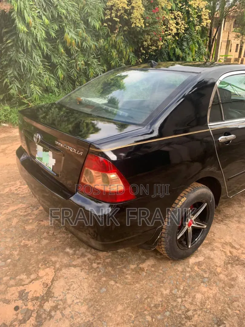 Toyota Corolla 2000 Black
