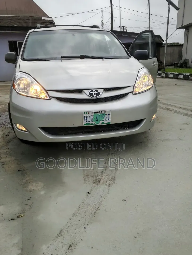 Toyota Sienna XLE Limited AWD 2006 Silver