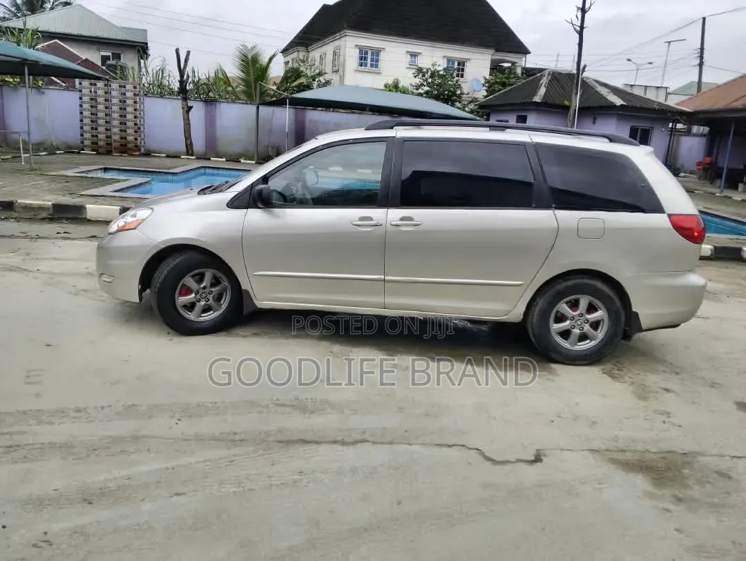 Toyota Sienna XLE Limited AWD 2006 Silver