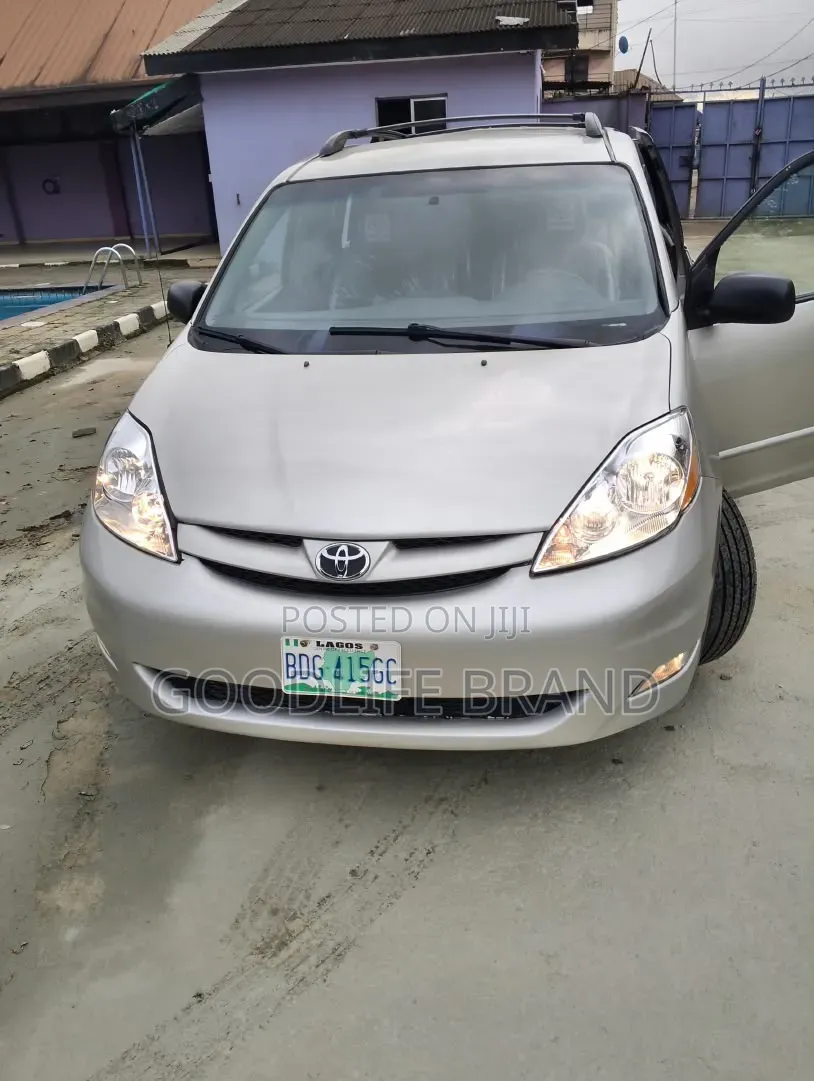 Toyota Sienna XLE Limited AWD 2006 Silver