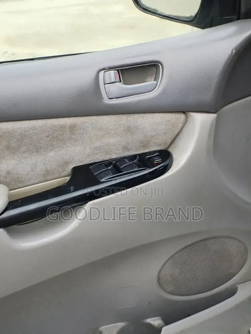 Toyota Sienna 2006 Ivory