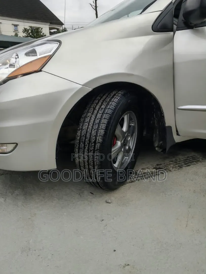 Toyota Sienna 2006 Ivory