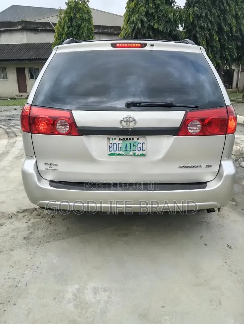Toyota Sienna 2006 Ivory