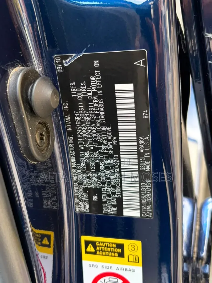 Toyota Highlander SE 2011 Blue