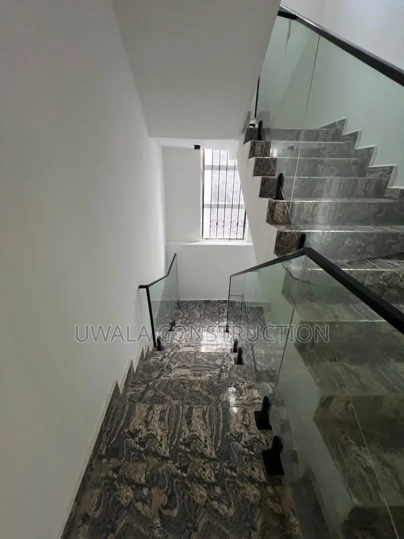 6bdrm Duplex in Guzape District for sale