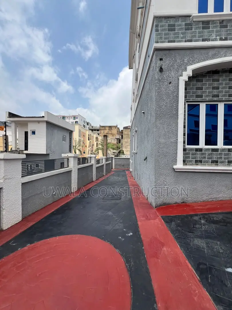6bdrm Duplex in Guzape District for sale
