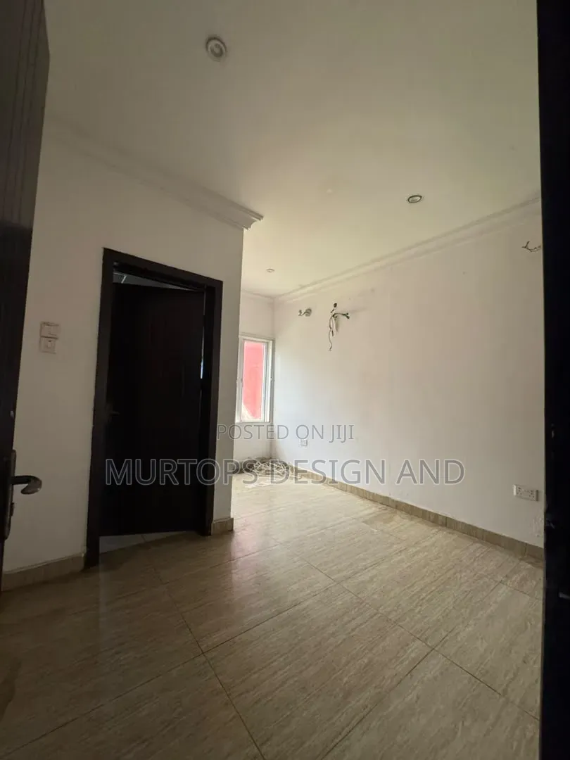2bdrm Bungalow in South Point Estate, Lekki Phase 2 for sale