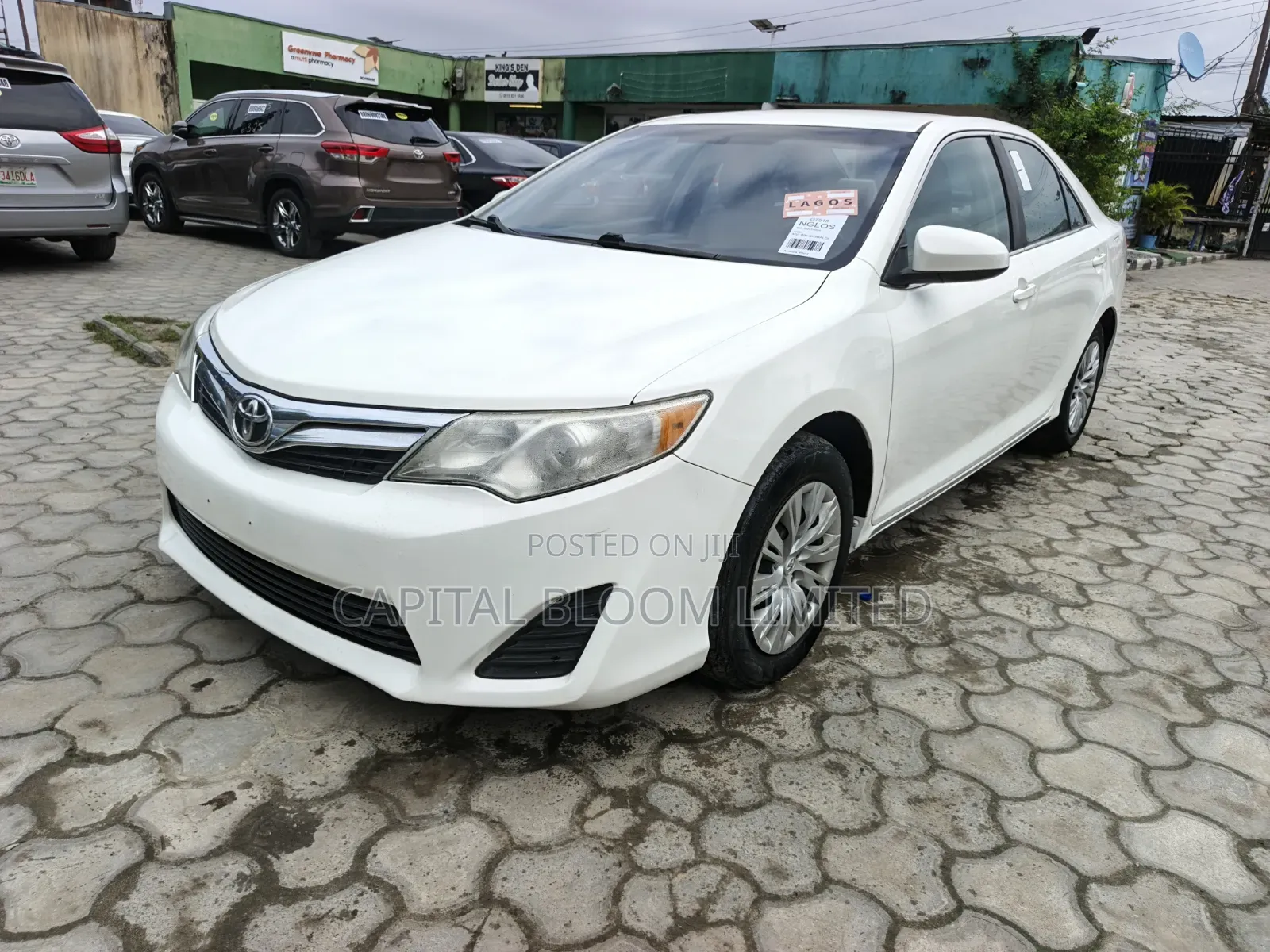 Toyota Camry LE 4dr Sedan (2.5L 4cyl 6A) 2012 White