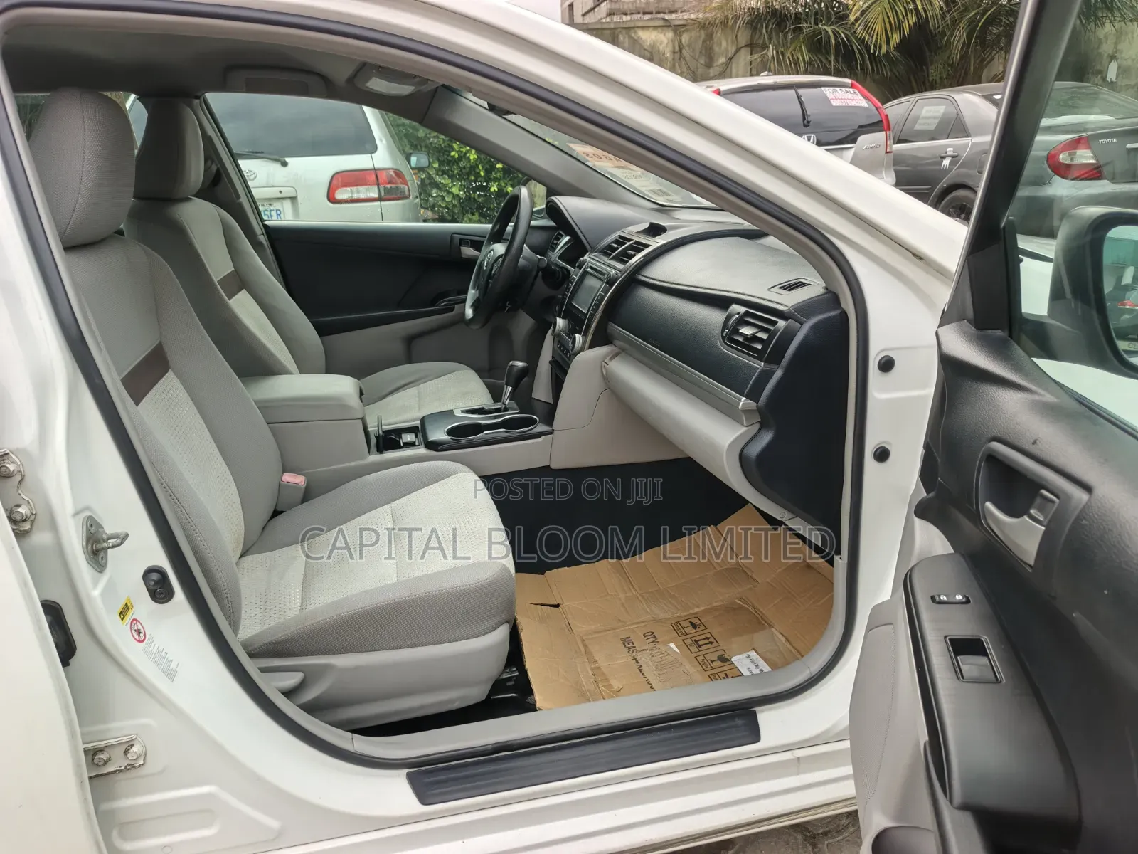 Toyota Camry LE 4dr Sedan (2.5L 4cyl 6A) 2012 White