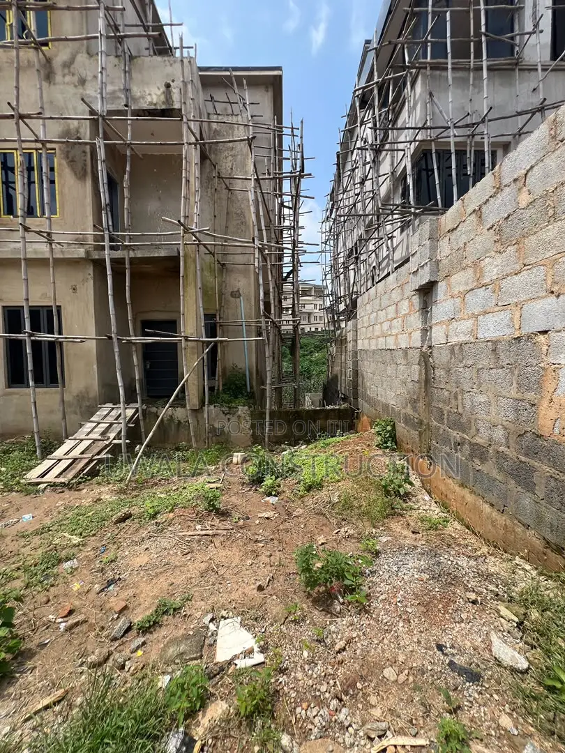 6bdrm Duplex in Guzape District for sale