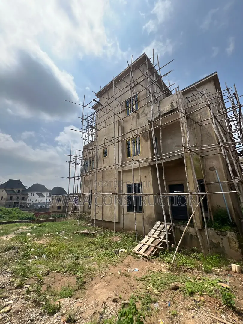 6bdrm Duplex in Guzape District for sale