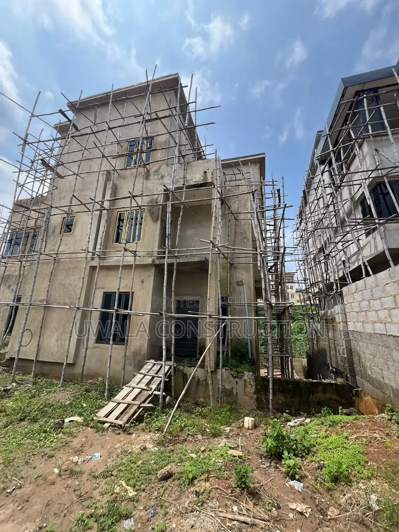 6bdrm Duplex in Guzape District for sale