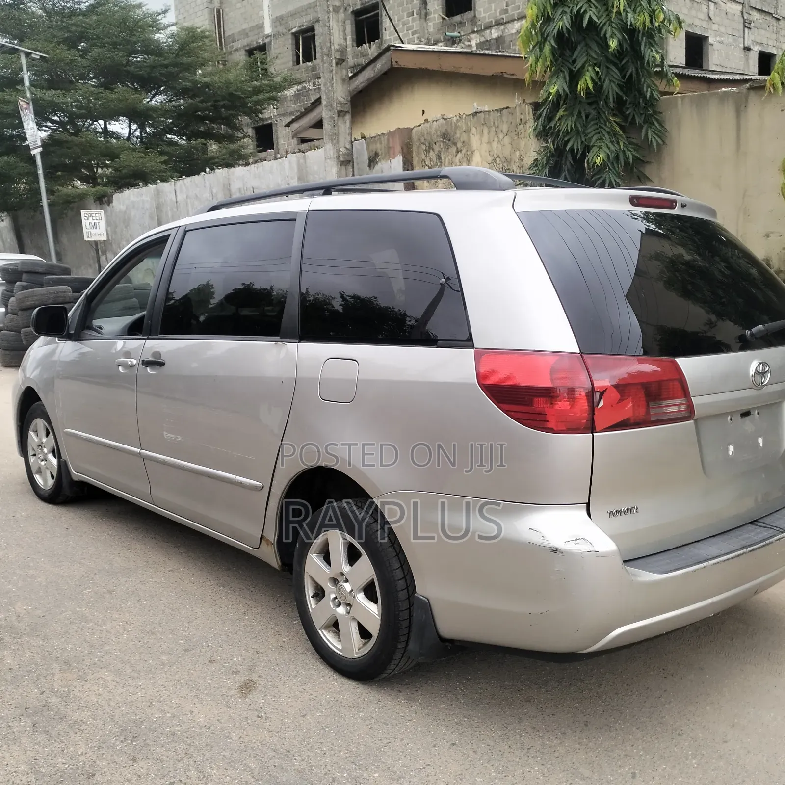 Toyota Sienna 2005 Silver