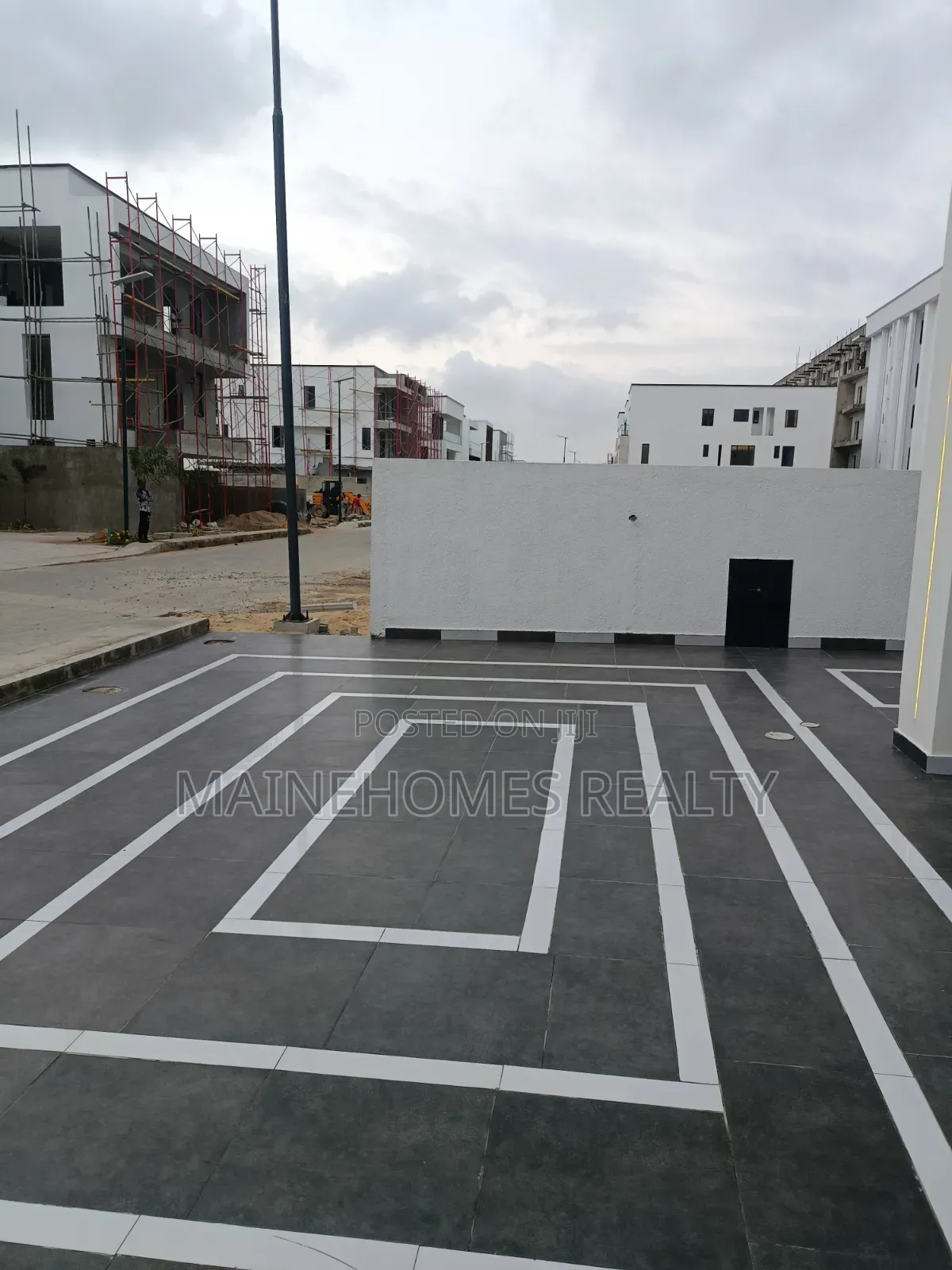 5bdrm Duplex in Lekki Phase 1 for sale