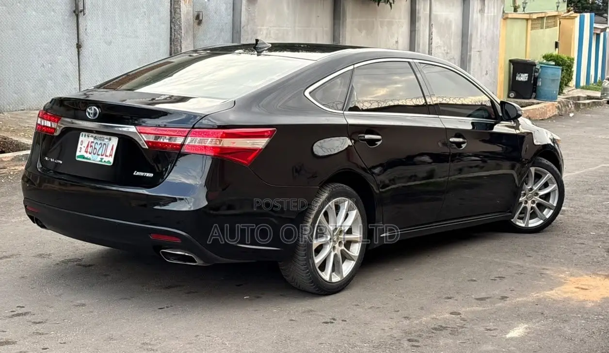 Toyota Avalon Limited 4dr Sedan (3.5L 6cyl 6A) 2014 Black