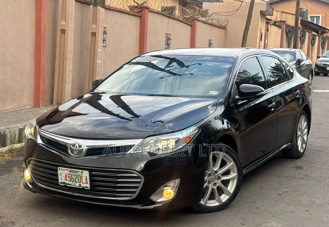 Toyota Avalon Limited 4dr Sedan (3.5L 6cyl 6A) 2014 Black