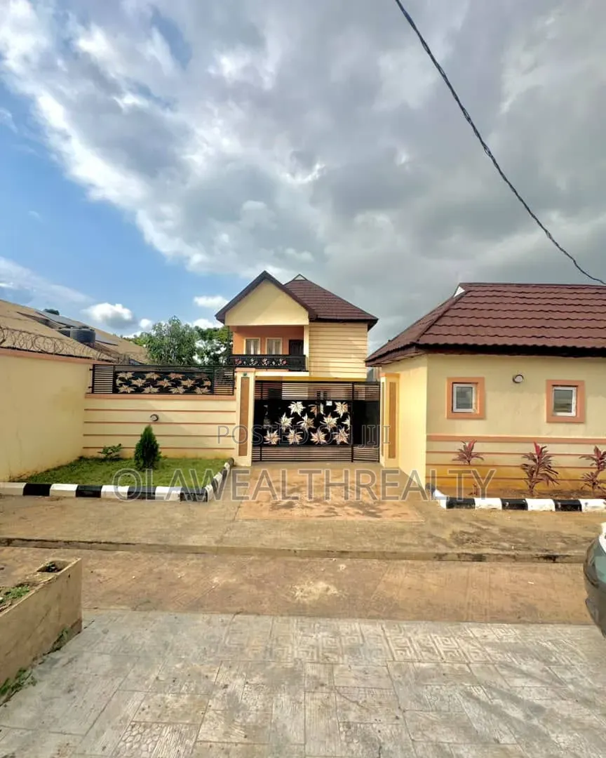 5bdrm Duplex in Okebadan Estate, Akobo for sale