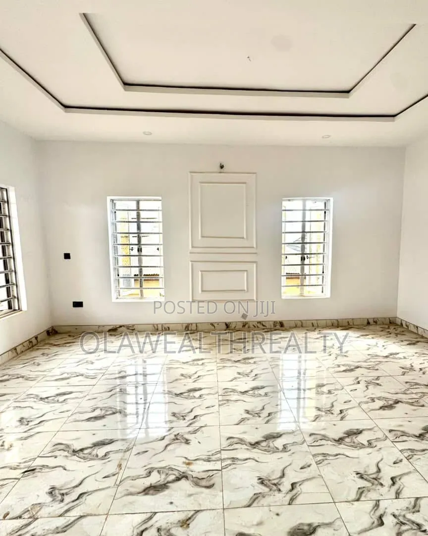 5bdrm Duplex in Okebadan Estate, Akobo for sale