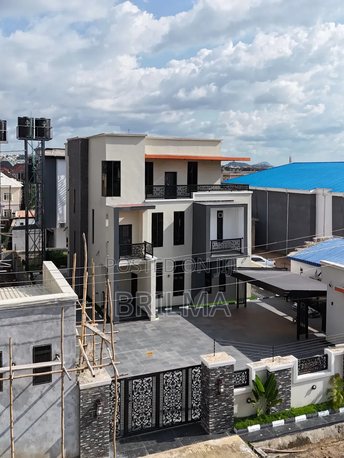 5bdrm Duplex in Apo Resettlement for sale