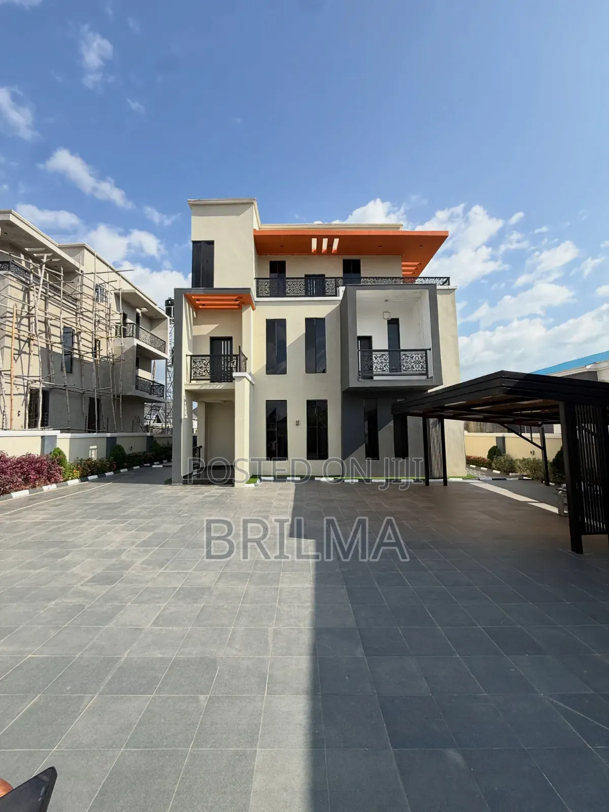 5bdrm Duplex in Apo Resettlement for sale