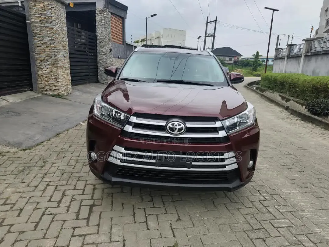 Toyota Highlander XLE 2019 Red