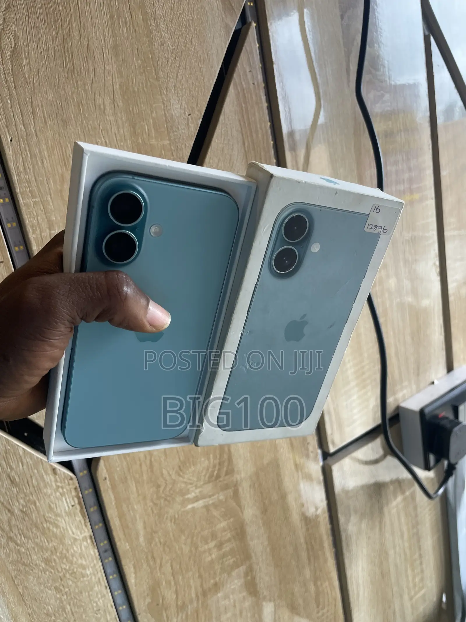 Apple iPhone 16 128 GB Green