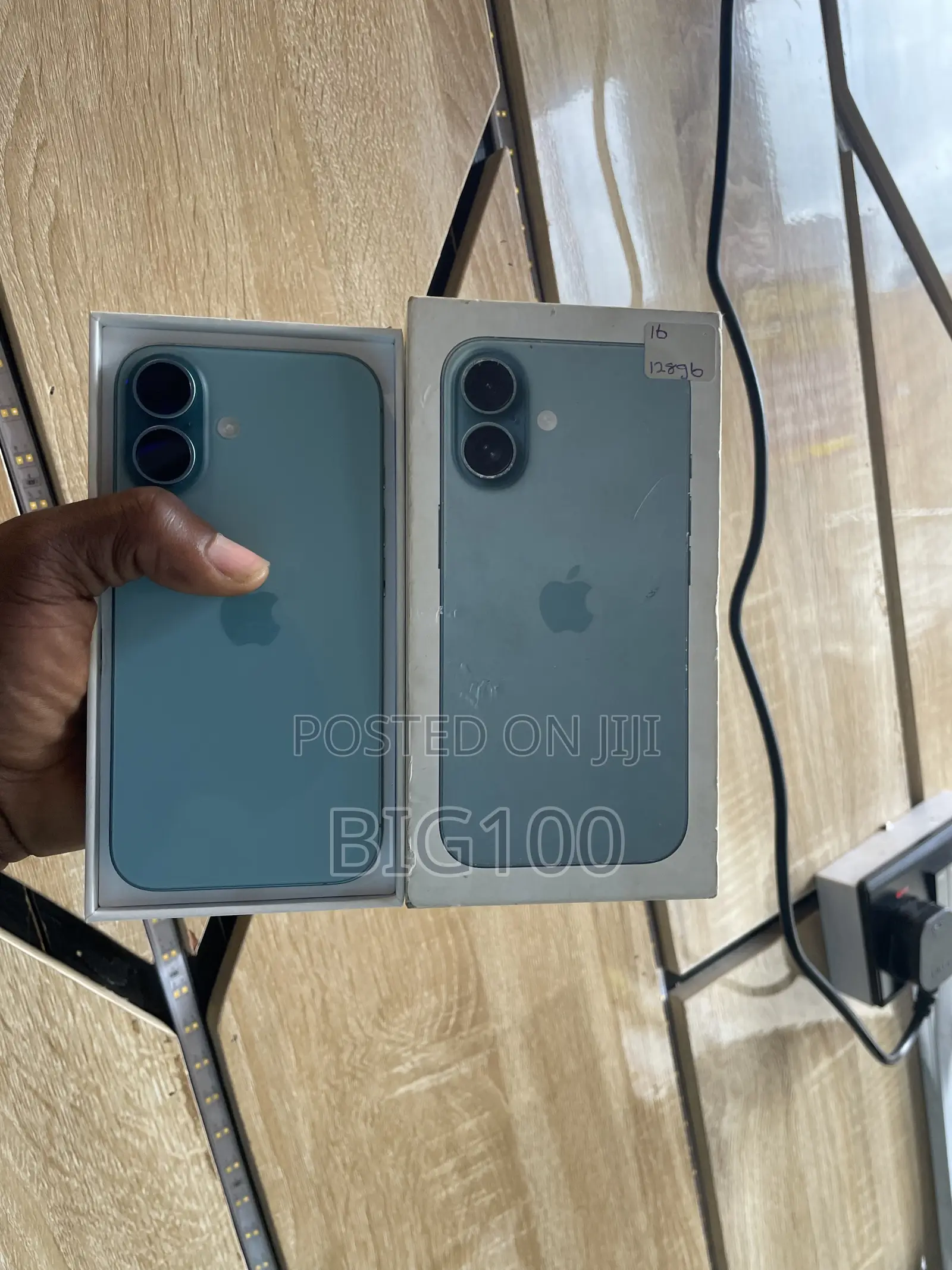 Apple iPhone 16 128 GB Green