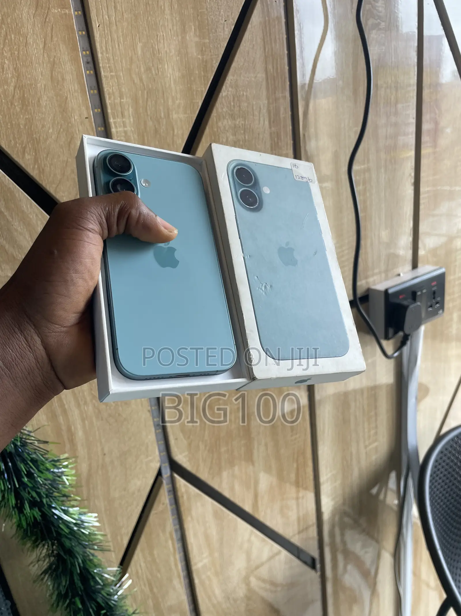 Apple iPhone 16 128 GB Green