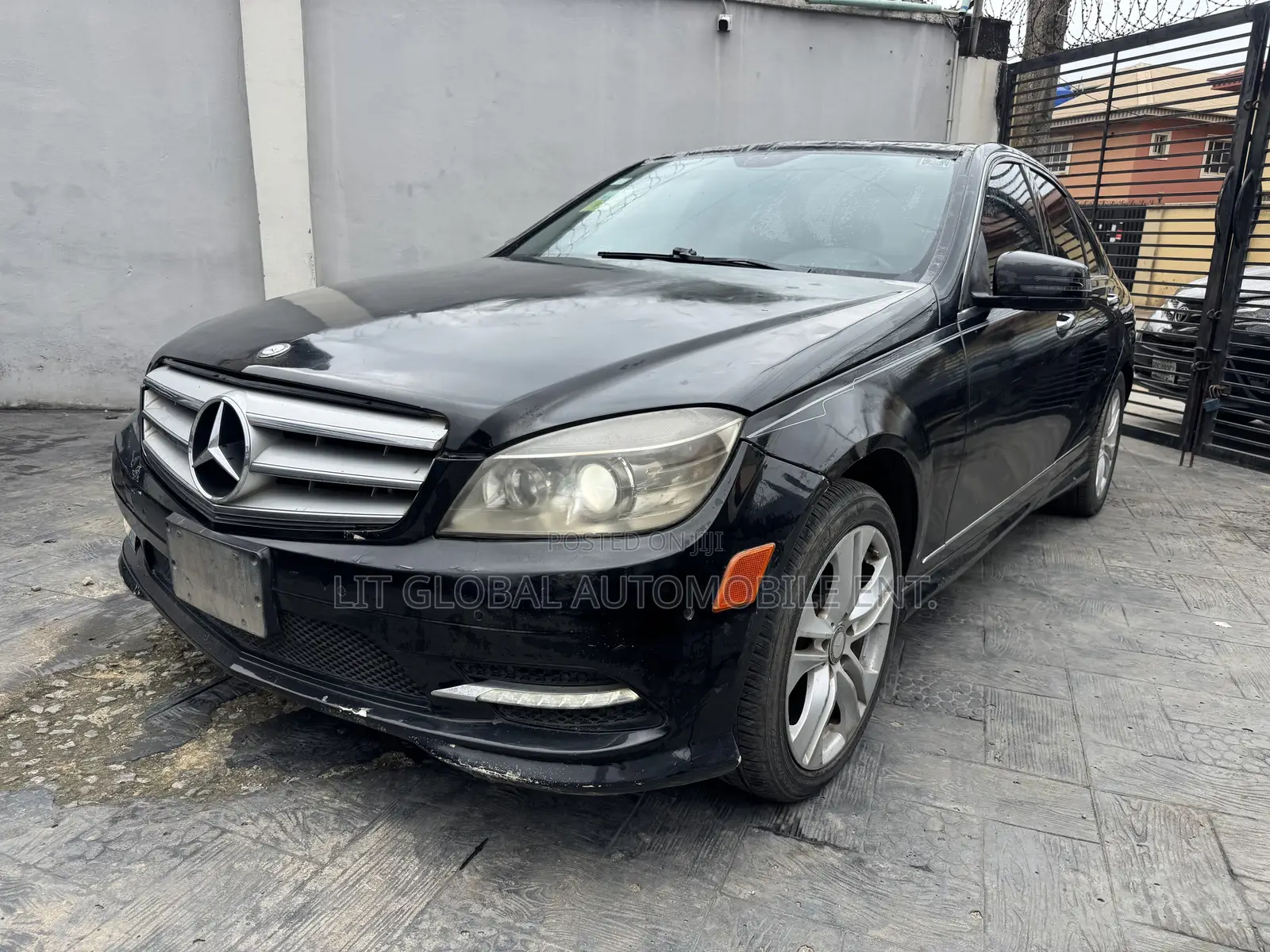 Mercedes-Benz C350 2011 Black