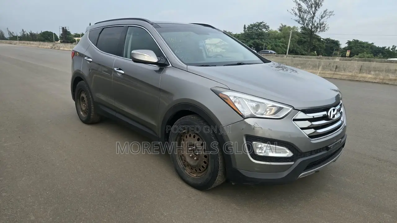 Hyundai Santa Fe Limited 4dr SUV (3.3L 6cyl 6A) 2014 Gray