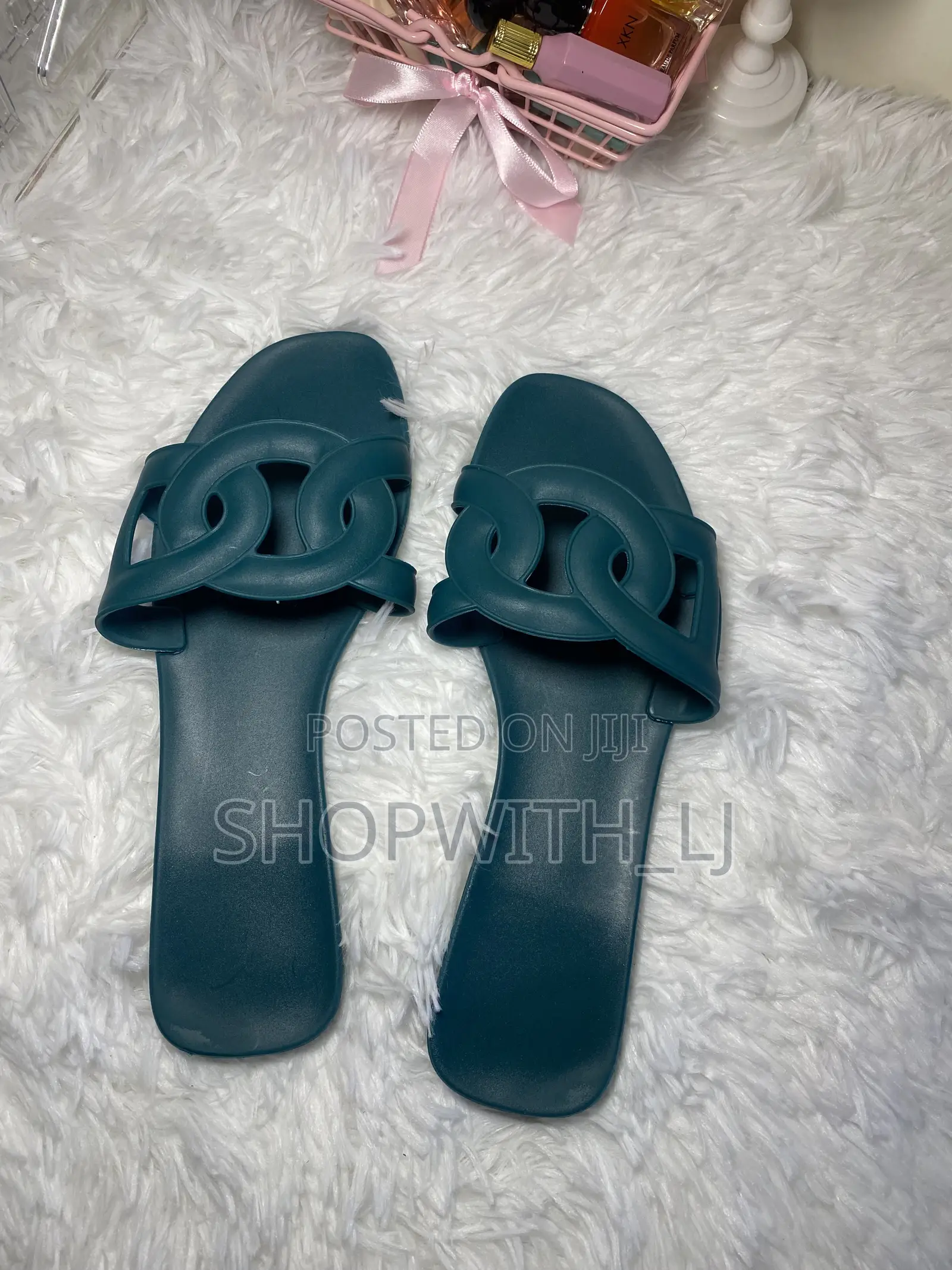 Jelly-Like Flat Women's Slippers