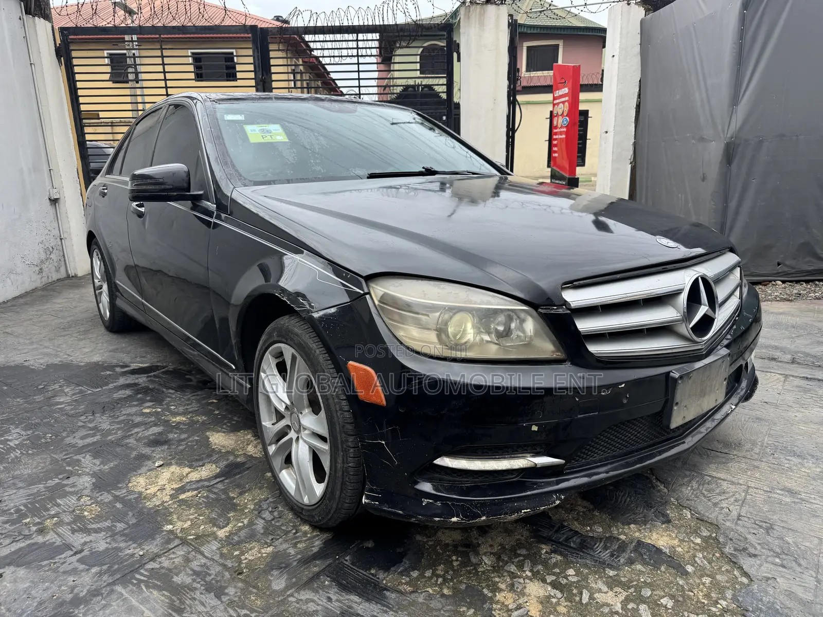 Mercedes-Benz C350 2011 Black