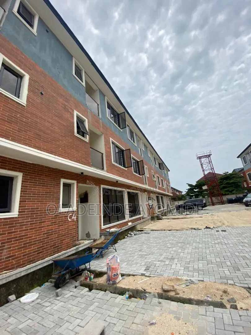 4bdrm Duplex in Osapa london for rent