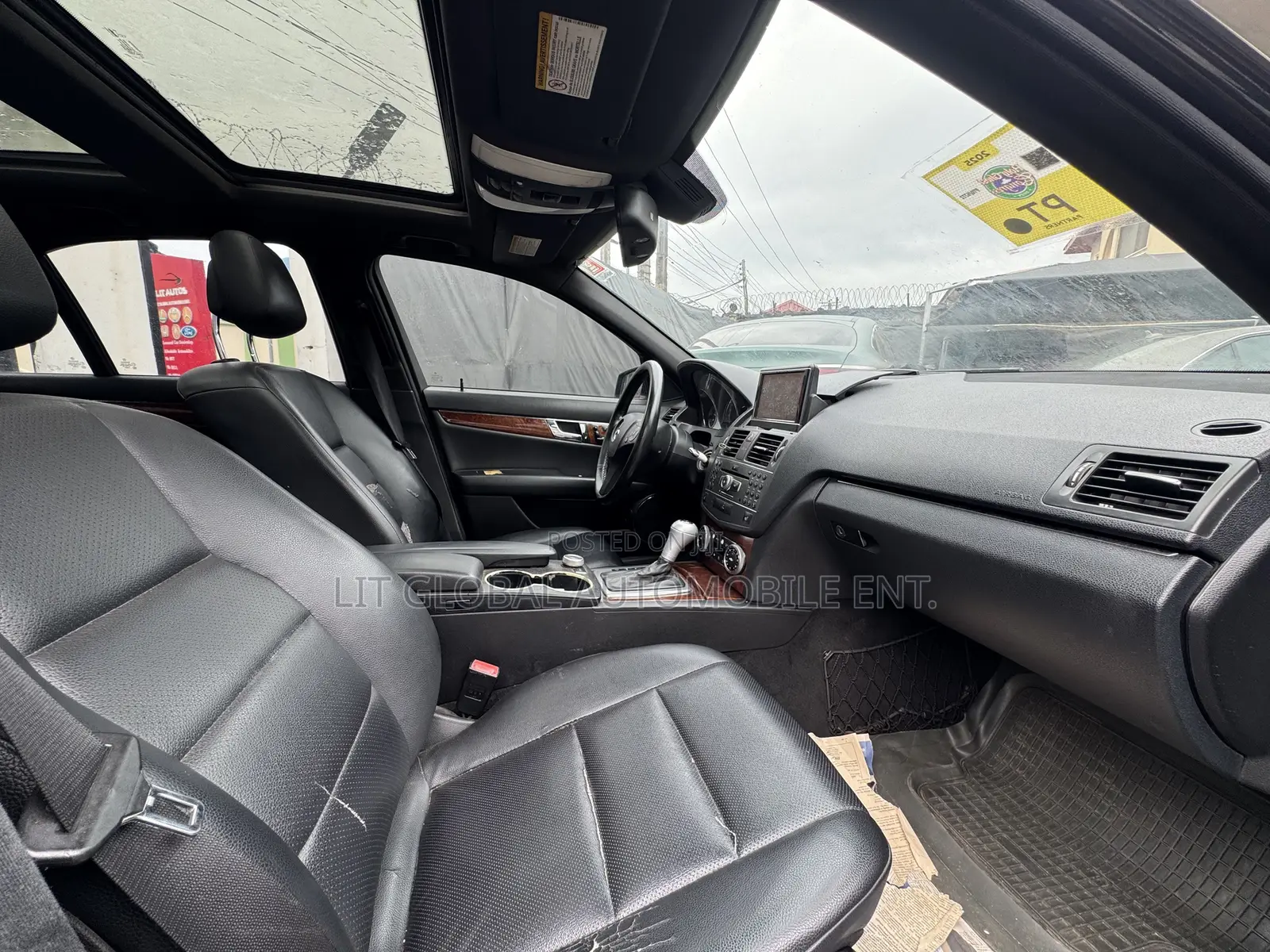 Mercedes-Benz C350 2011 Black