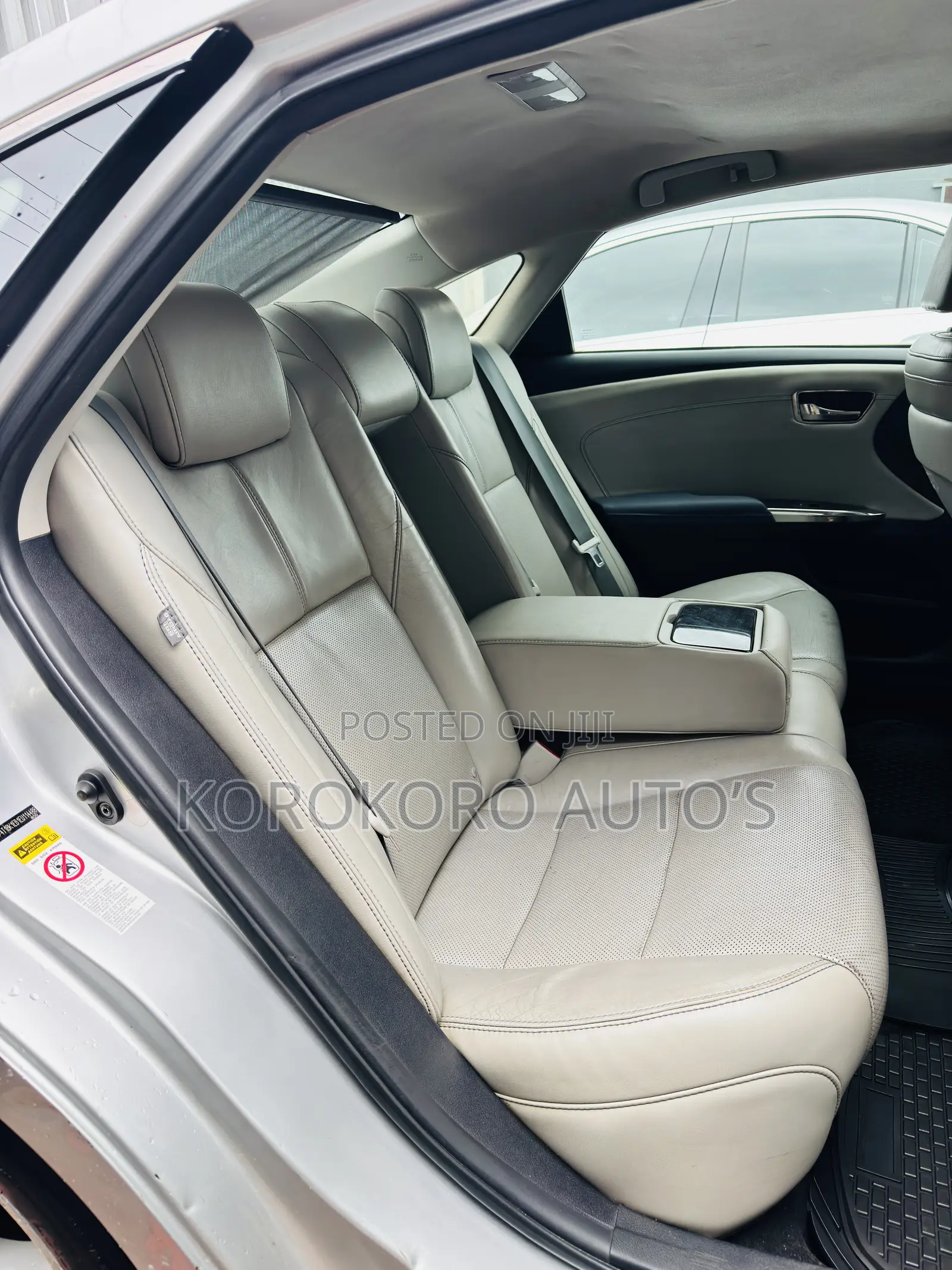 Toyota Avalon Limited 4dr Sedan (3.5L 6cyl 6A) 2014 Silver