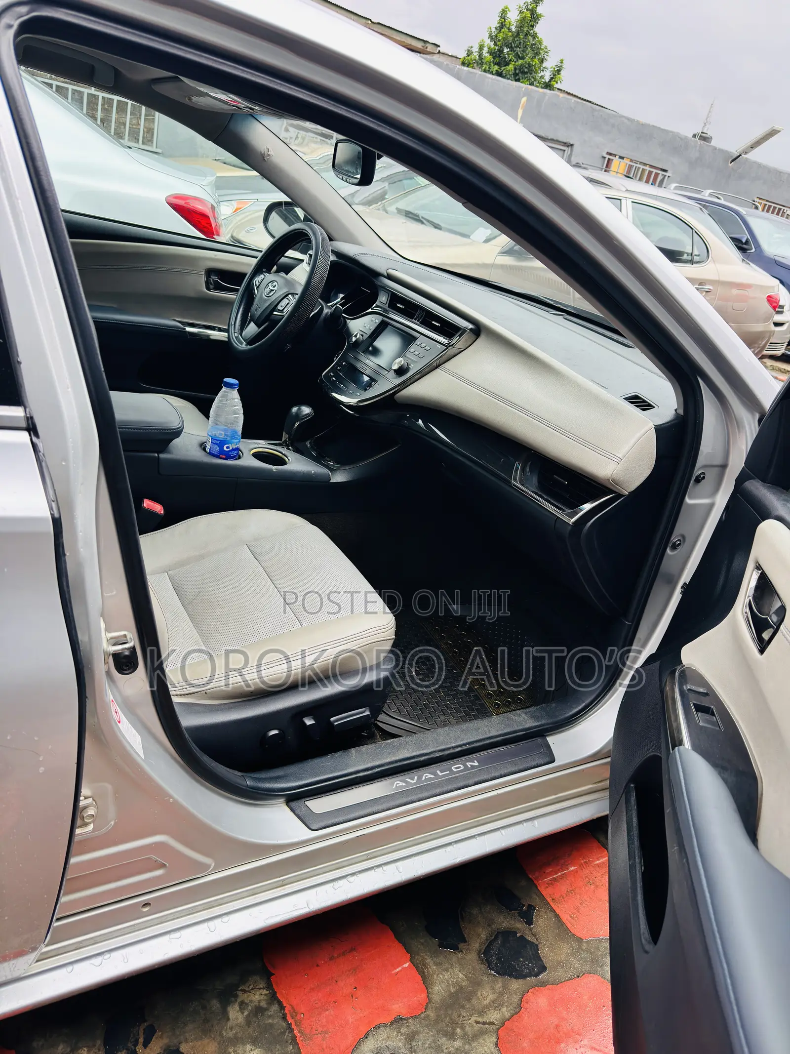 Toyota Avalon Limited 4dr Sedan (3.5L 6cyl 6A) 2014 Silver