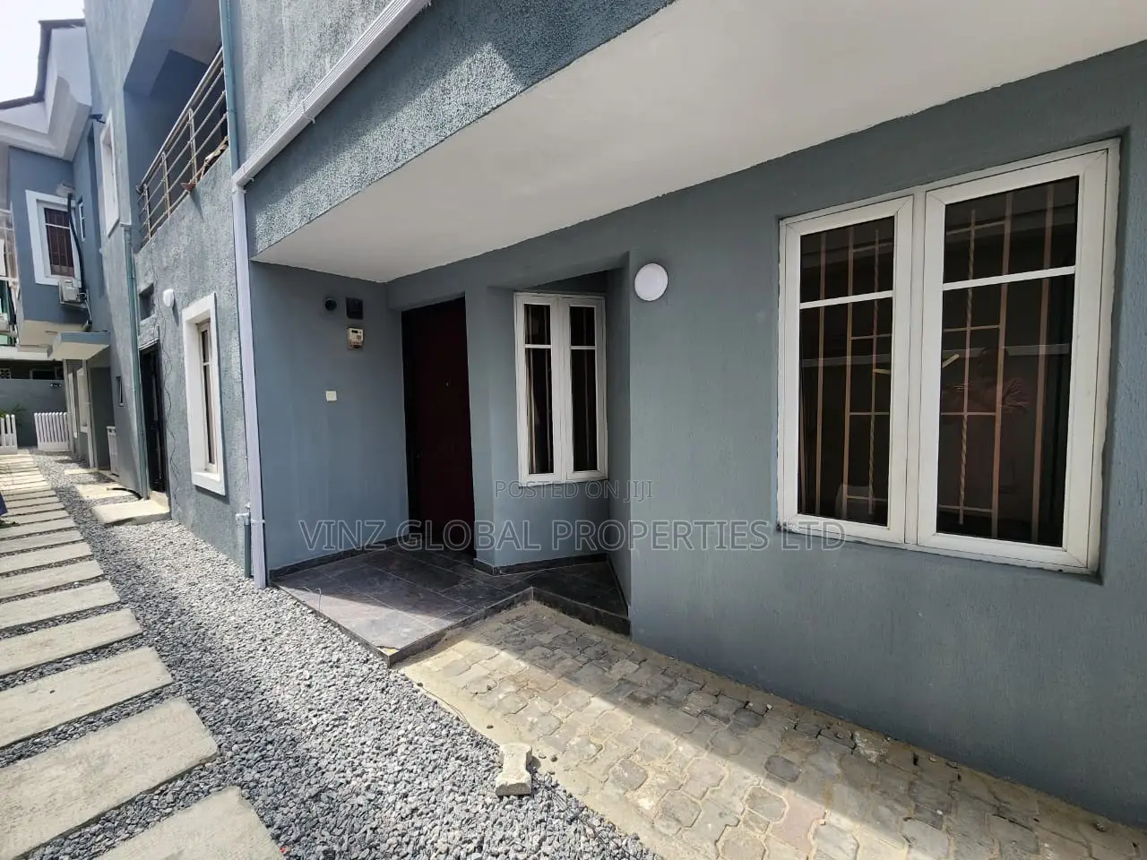 1bdrm Apartment in Lekki Phase 1 for rent