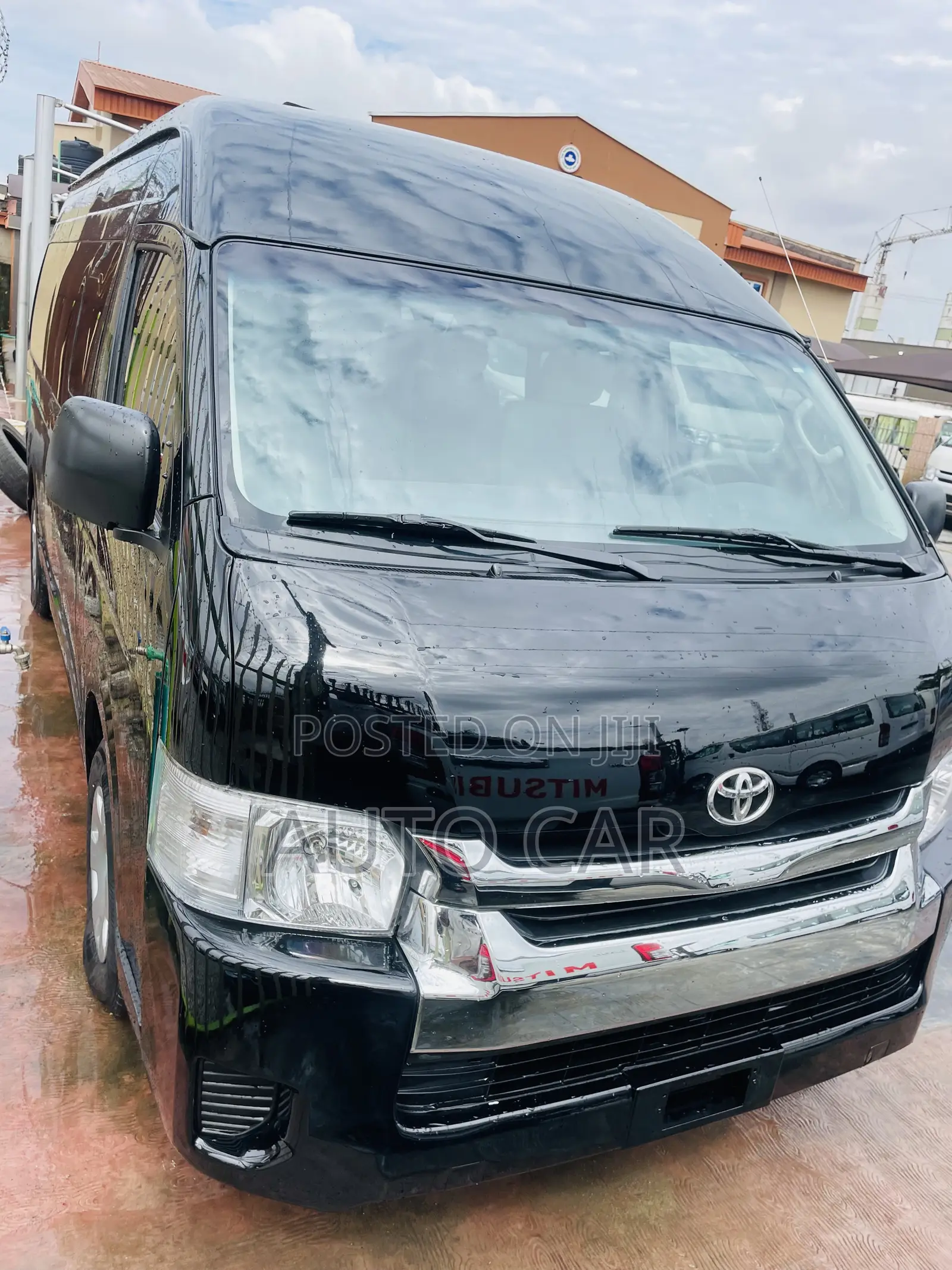 Toyota HiAce 2018 Black