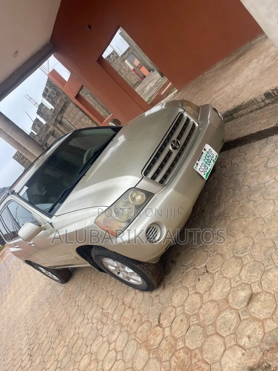 Toyota Highlander 2004 Gold