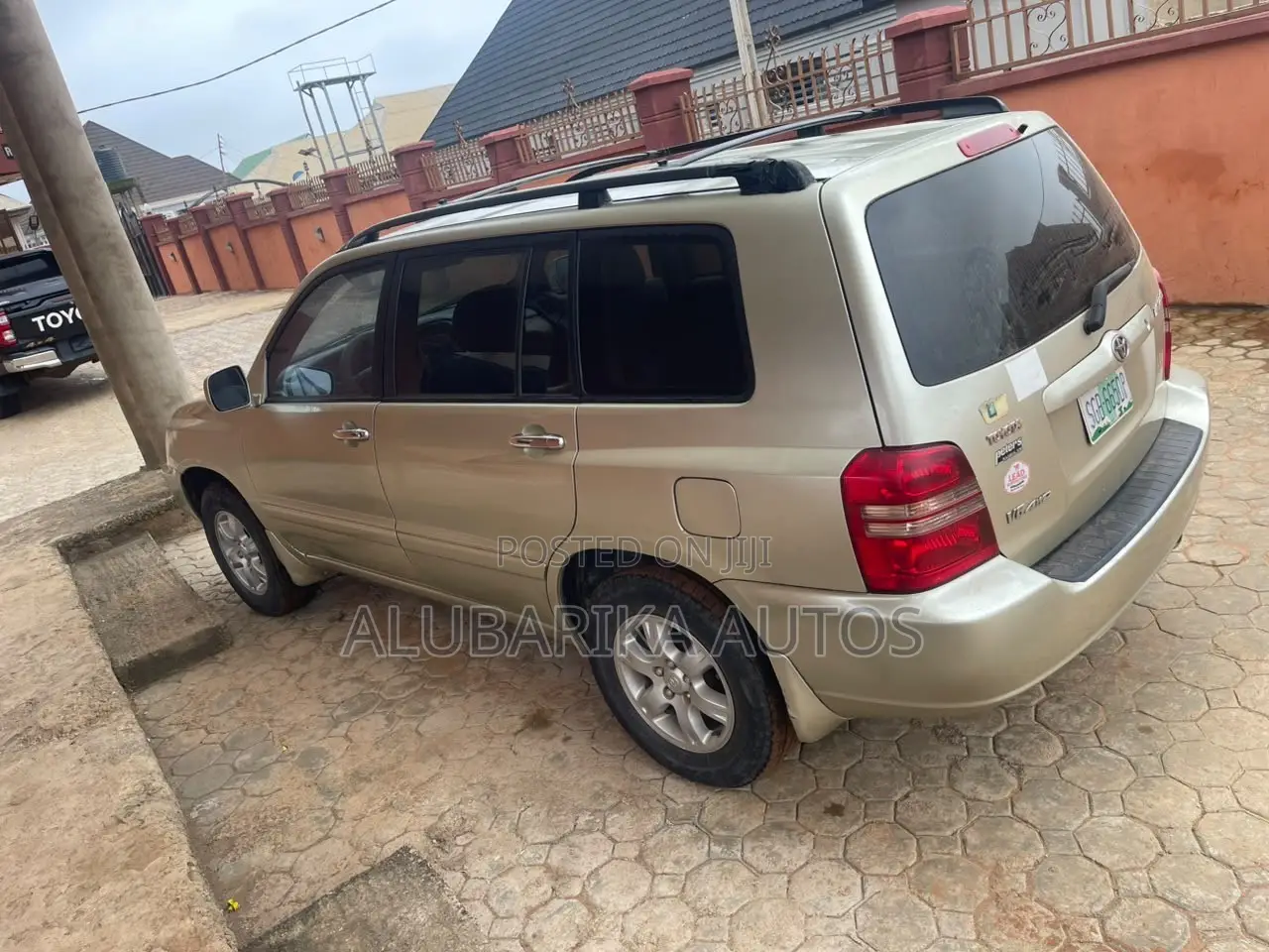Toyota Highlander 2004 Gold
