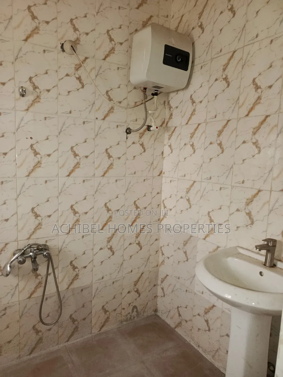 1bdrm Shared Apartment in Ocean Bay, Lekki Phase 2 for rent