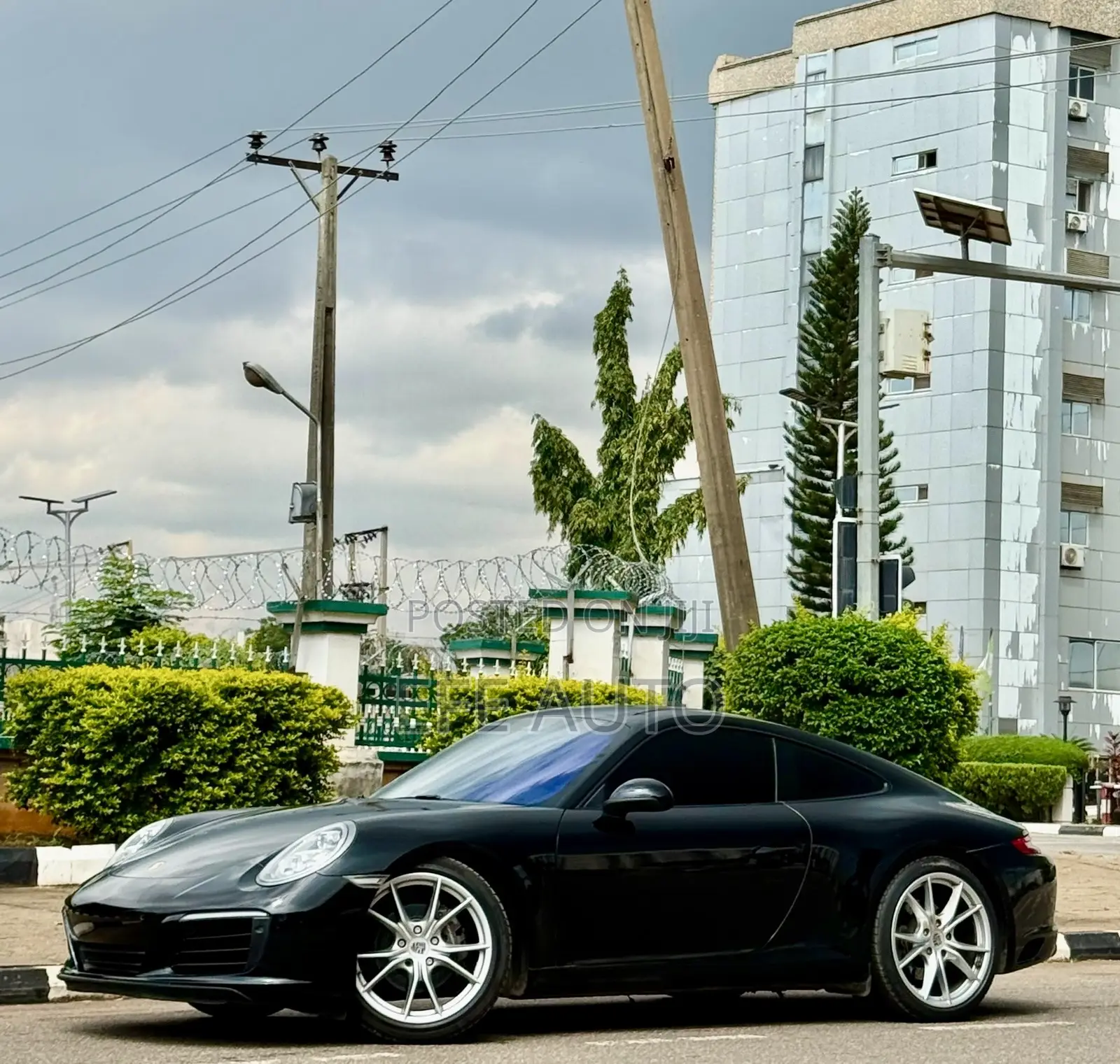 Porsche 911 Carrera 4 AWD 2018 Black