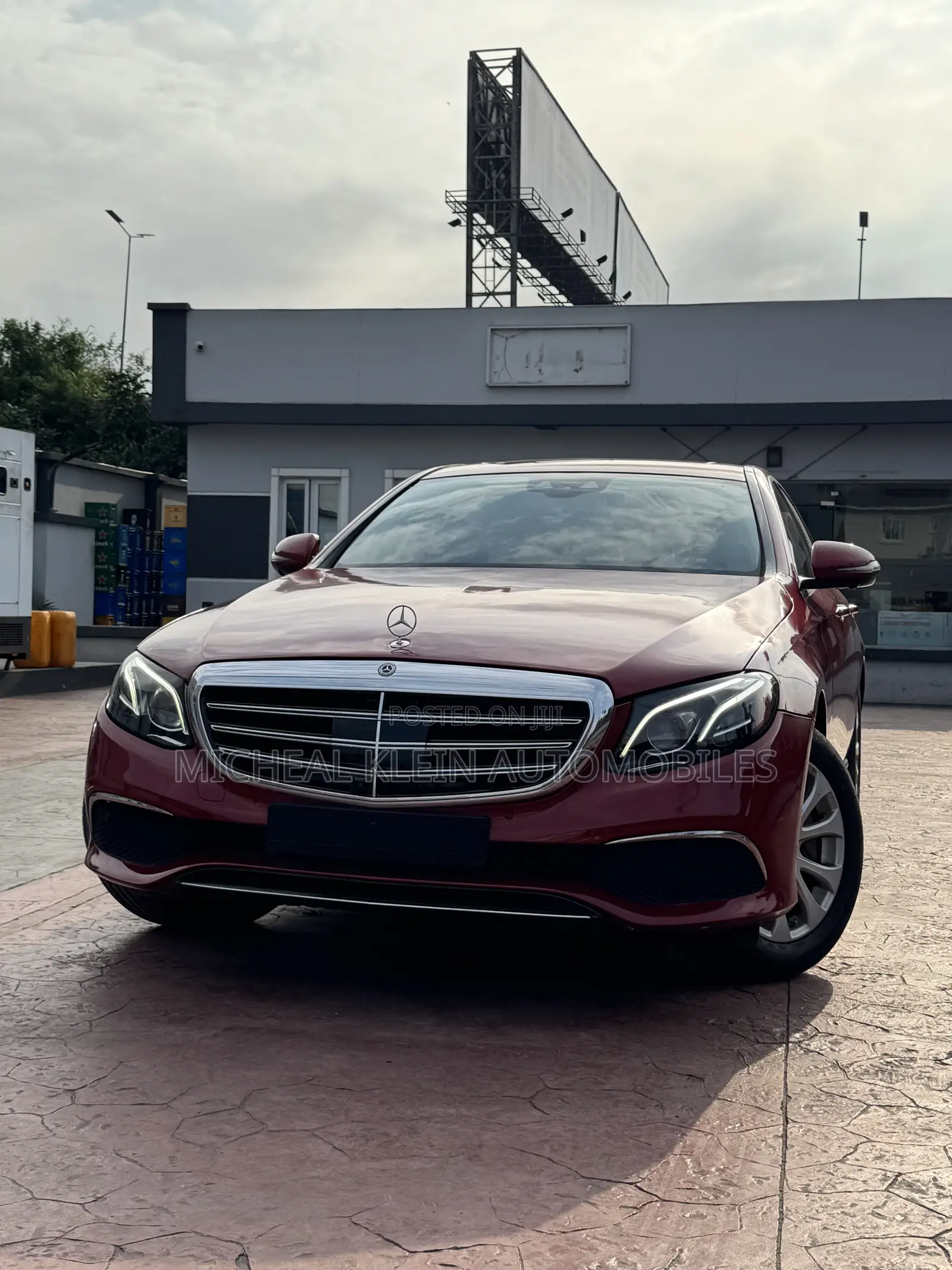 Mercedes-Benz E300 4Matic AWD Sedan (2.0L 4cyl 9A) 2017 Red