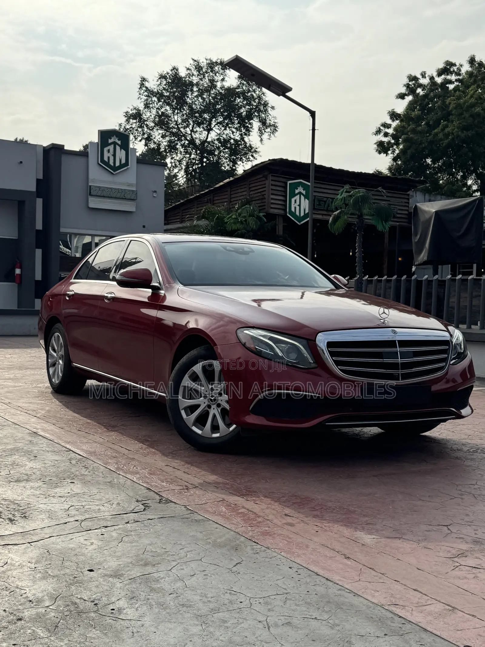 Mercedes-Benz E300 4Matic AWD Sedan (2.0L 4cyl 9A) 2017 Red