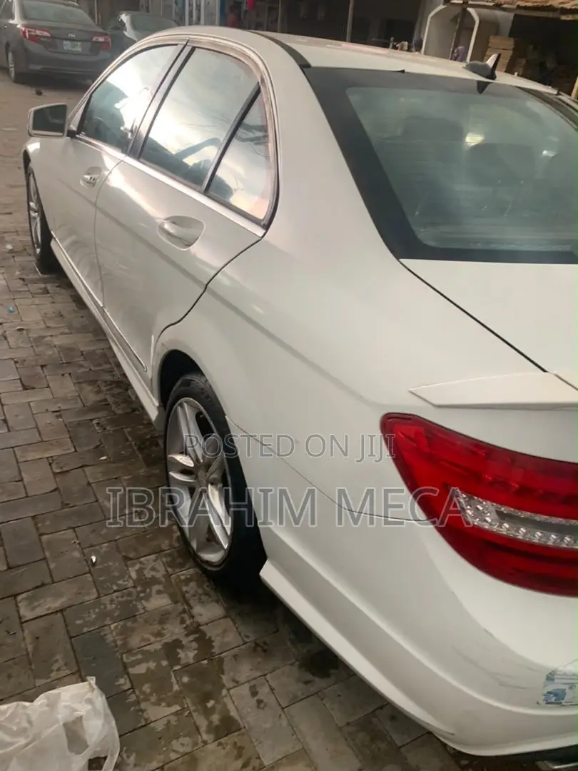 Mercedes-Benz C300 Sport 4Matic Sedan AWD (3.0L 6cyl 7A) 2012 White