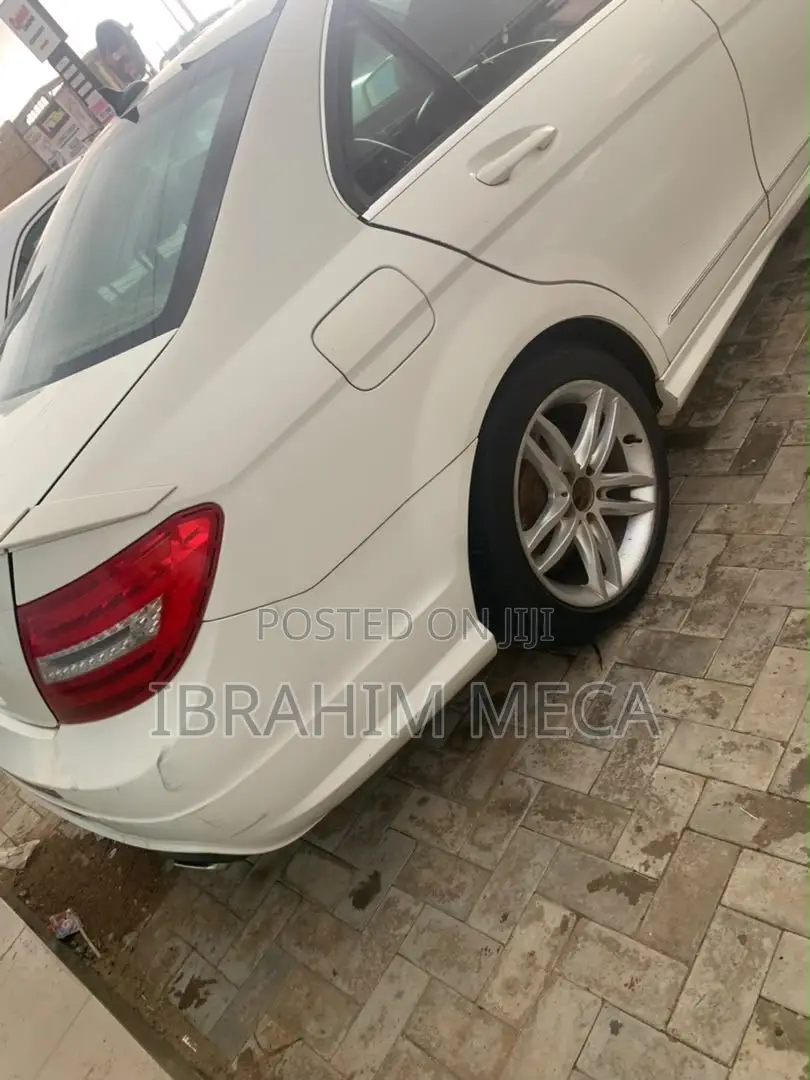 Mercedes-Benz C300 Sport 4Matic Sedan AWD (3.0L 6cyl 7A) 2012 White