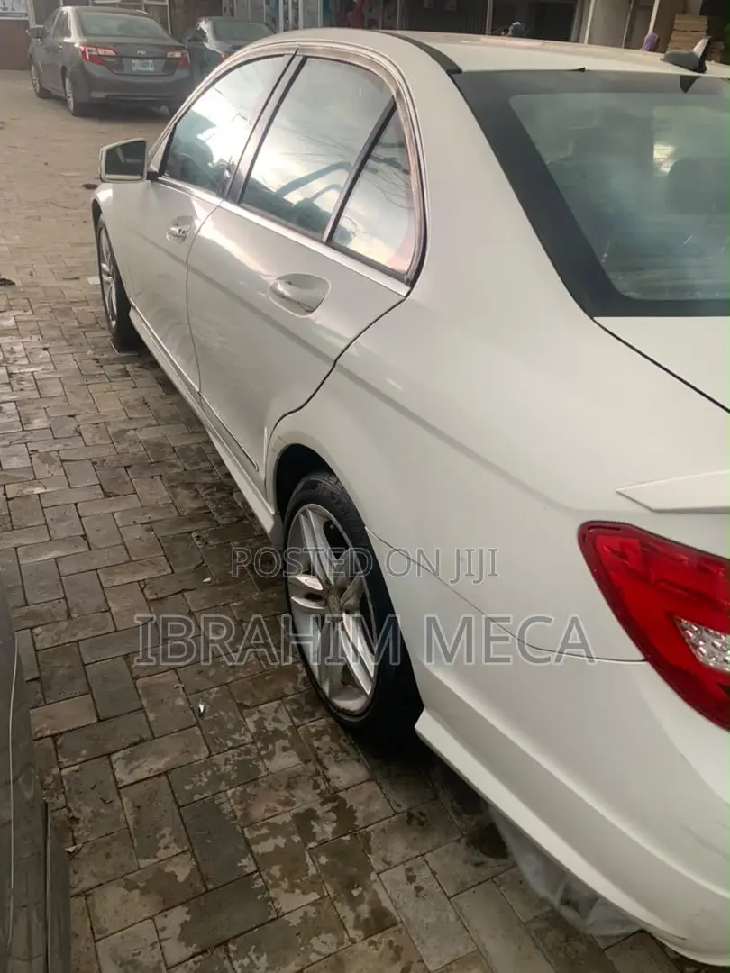Mercedes-Benz C300 Sport 4Matic Sedan AWD (3.0L 6cyl 7A) 2012 White